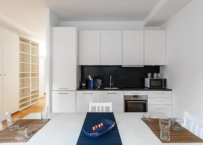 Tigli Apartment By Quokka 360 - Bright Lakeside Flat